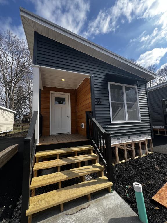 Foto del edificio - 6520 Ridge Rd