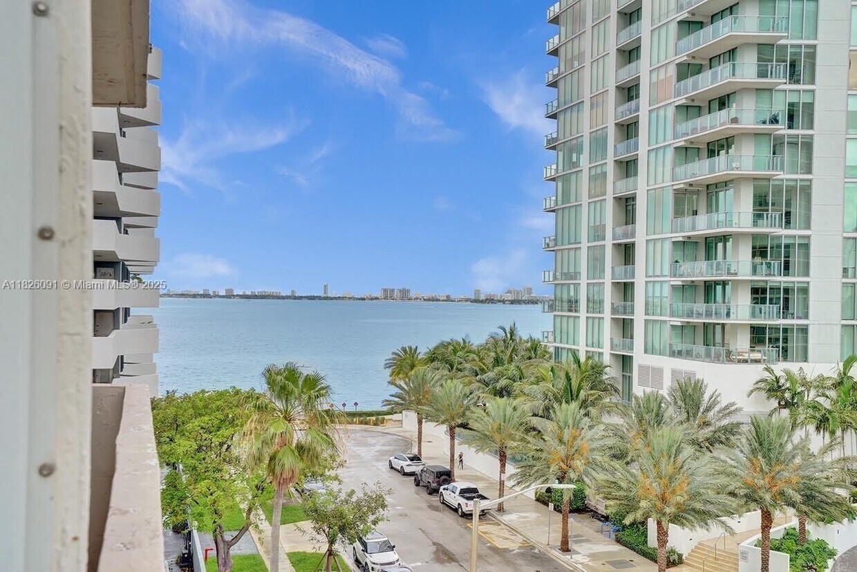 Foto principal - 505 NE 30th St