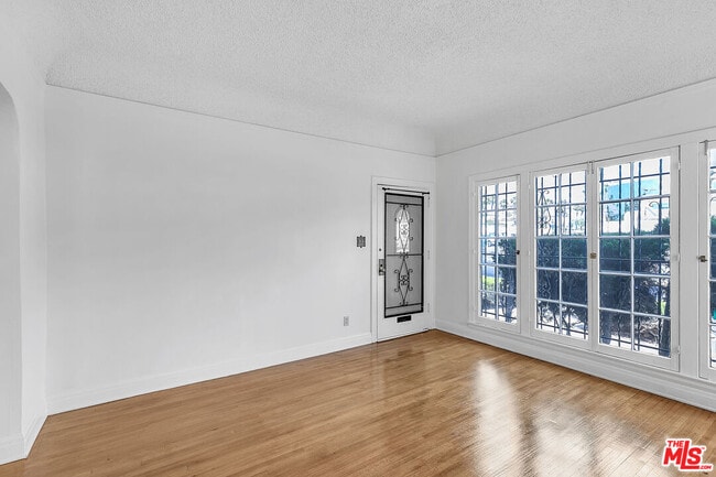 Building Photo - 645 N Irving Blvd