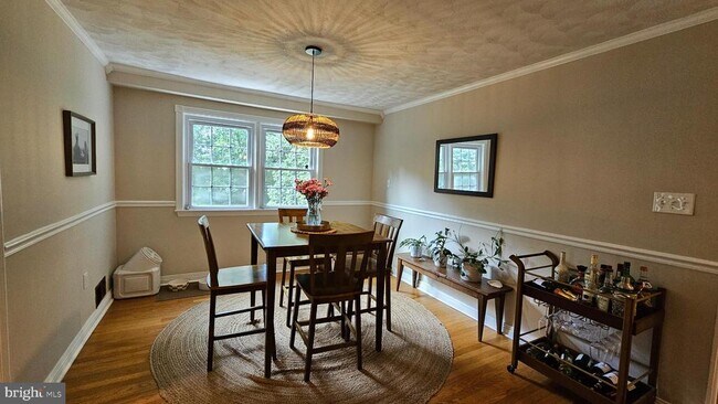 Foto del edificio - 4021 Laurel Rd