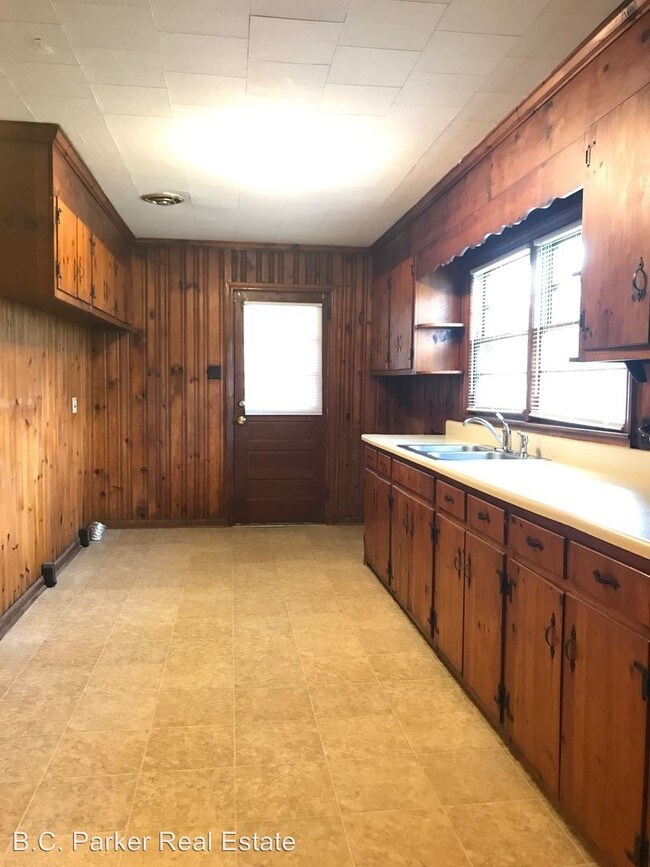 Building Photo - 3 br, 1 bath House - 2207 Rogers Street
