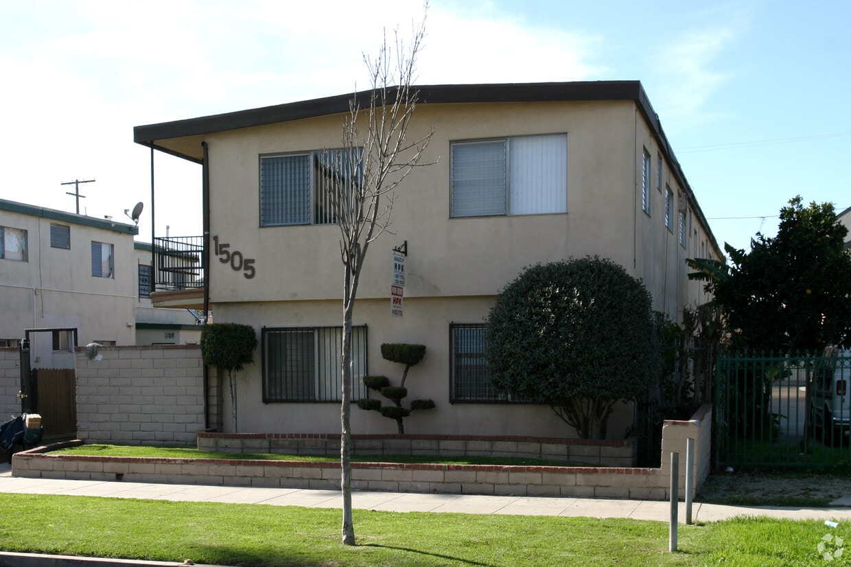 Building Photo - 1505 N Stanton Pl