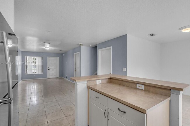 Photo - 2400 SW 87th Way House