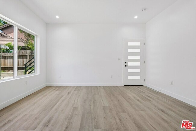 Foto del edificio - 1434 Beverwil Dr