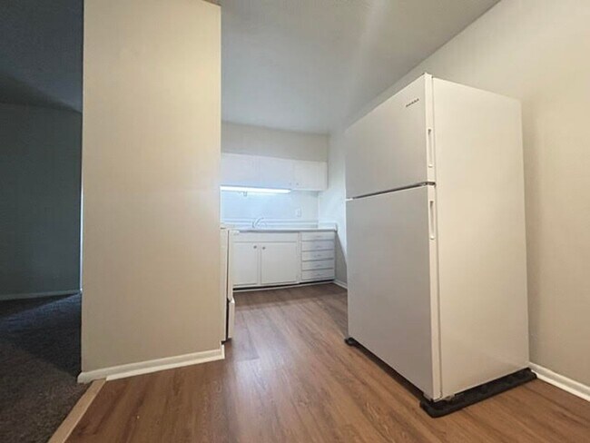 Photo - 421 Poplar Level Ct Apartment