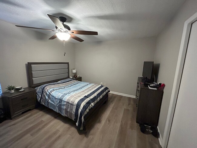 Master Bedroom - 4813 Puritan Cir