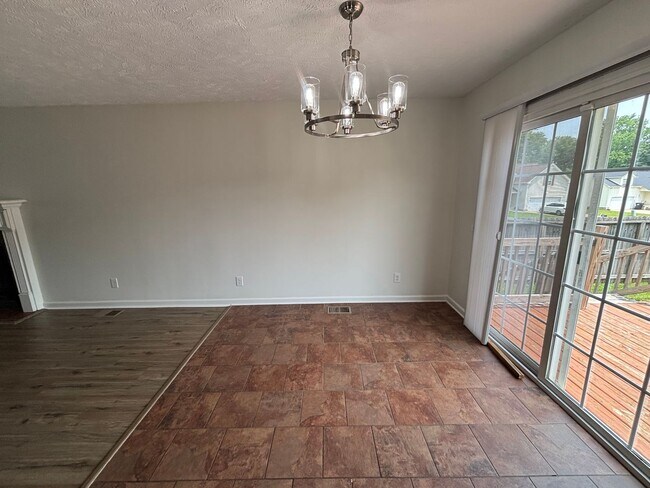 Foto del edificio - Spacious 4 Bed, 2.5 Bath Home for Rent!