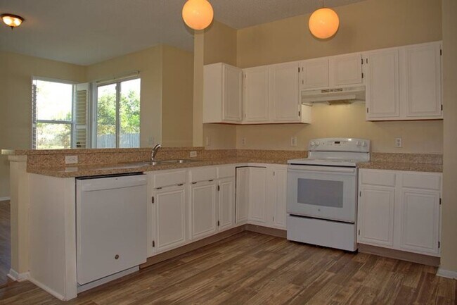 Building Photo - Woodfield Oaks in Apopka