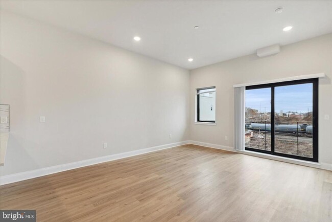 Building Photo - 2157 E Lehigh Ave