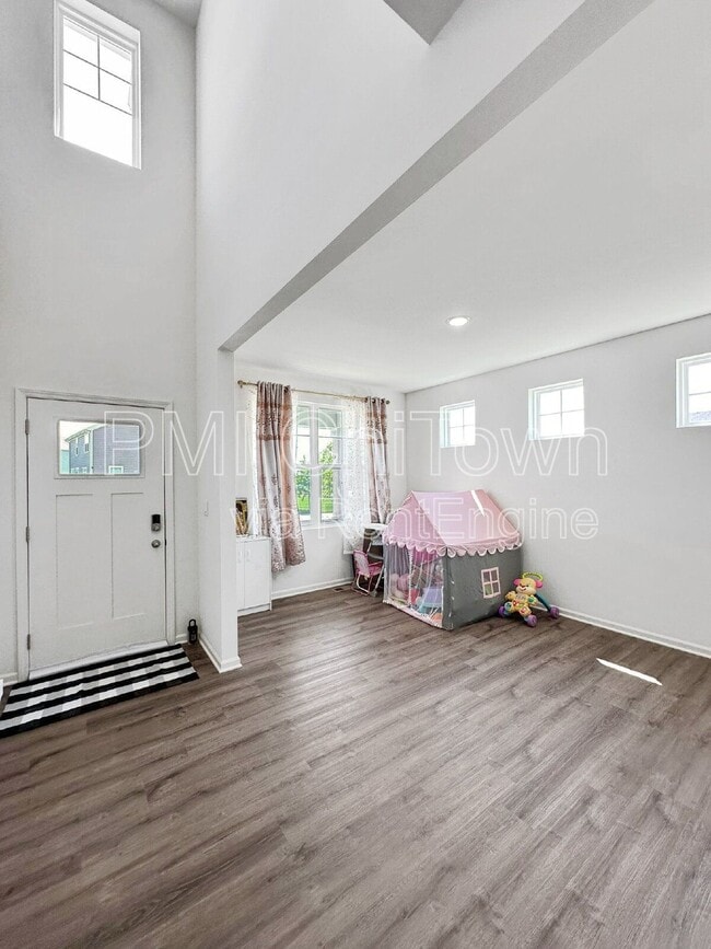Building Photo - 765 Kentshire Cir