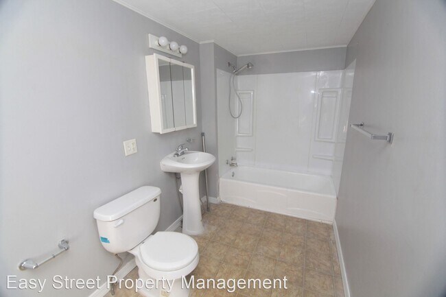 Building Photo - 2 br, 1 bath House - 506 SW 4th St.