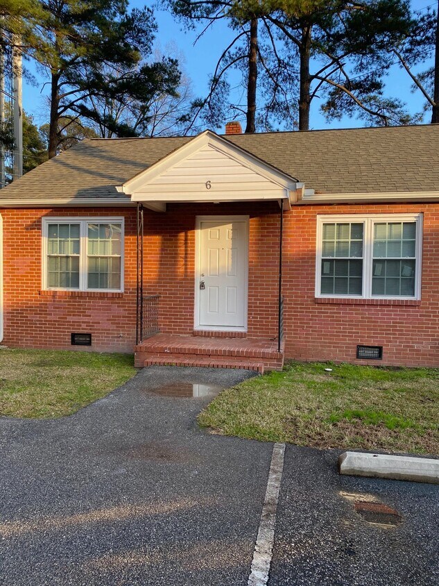 Primary Photo - 114 Woodrow Street, Unit 6