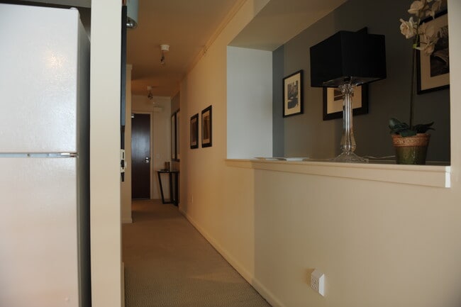 Building Photo - 403 Main St