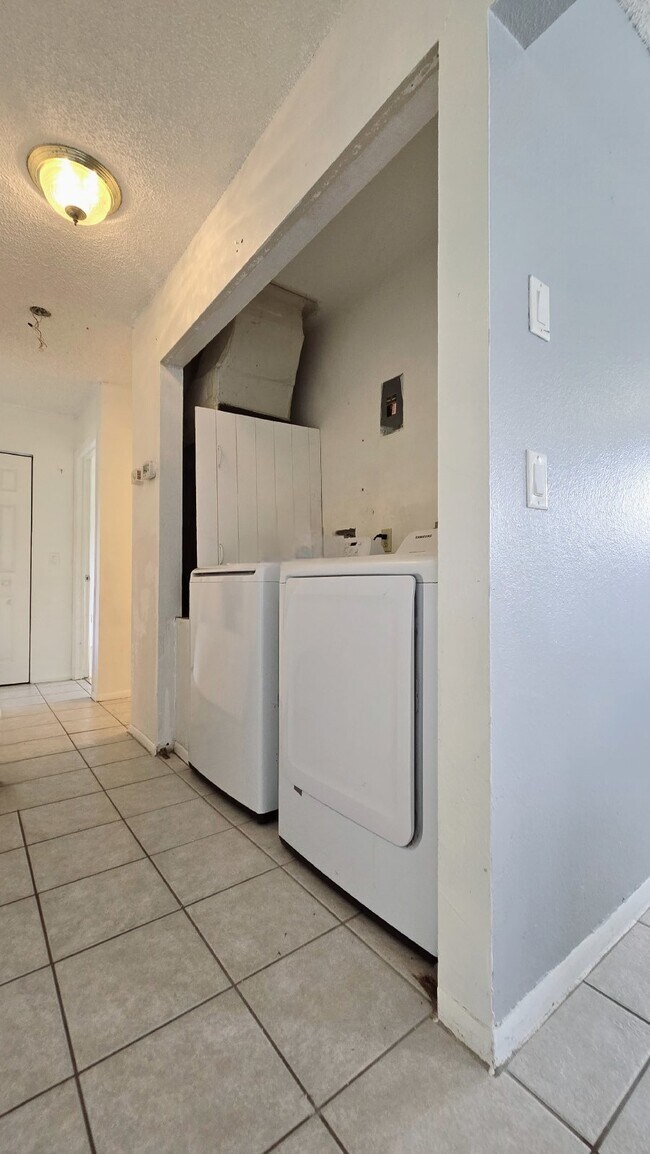 Foto del edificio - 17364 Sabrina Cir