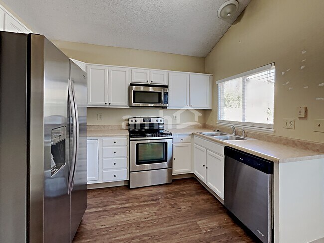 Foto del edificio - 6743 Fountain Ridge Cir