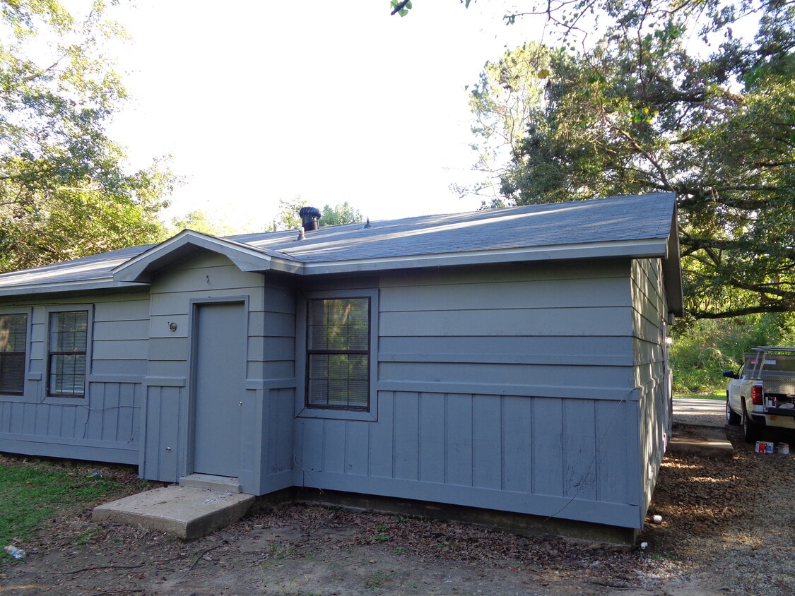 Building Photo - 2032 Nicholas Ln