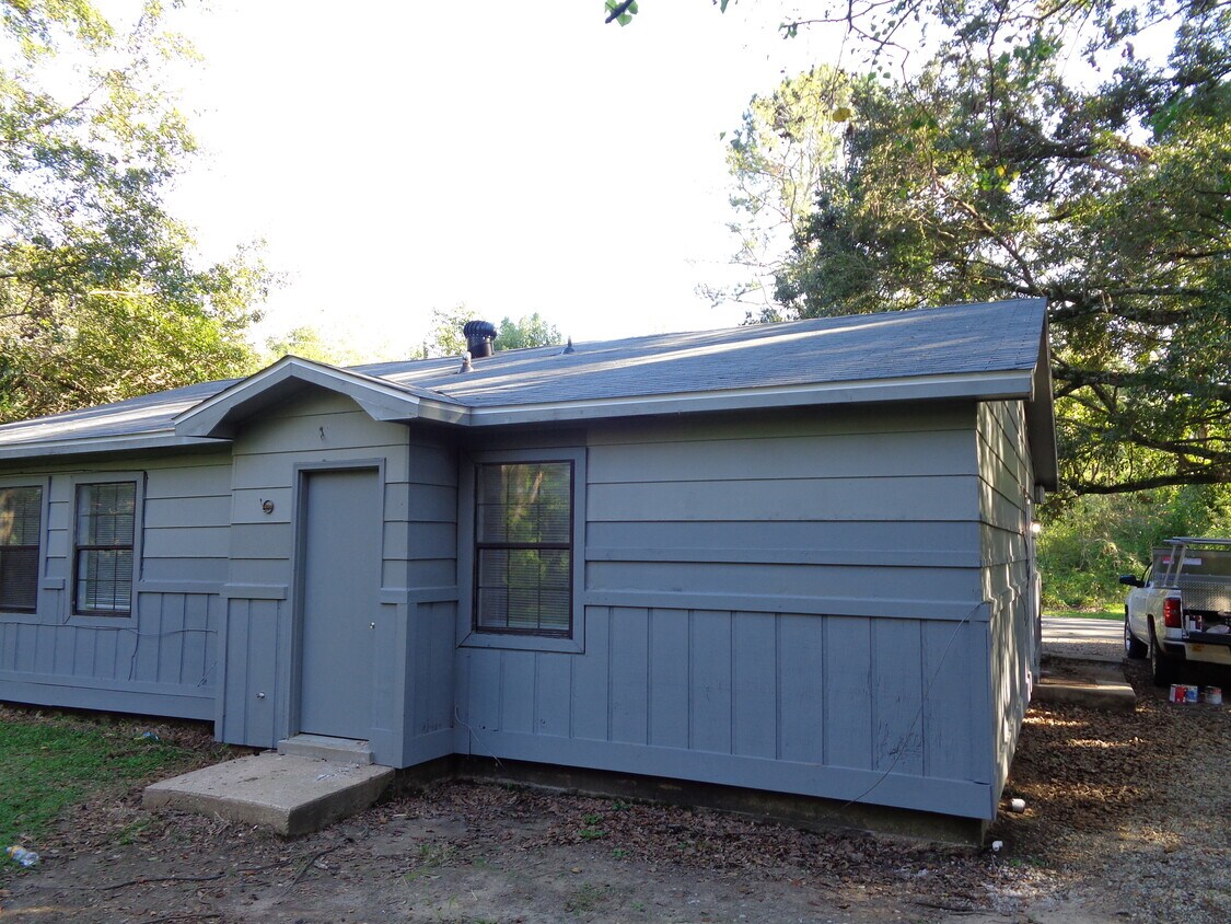 Foto del edificio - 2032 Nicholas Ln