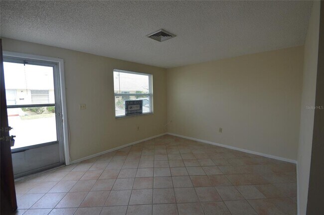 Foto del edificio - 4948 Filner St