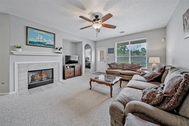 Foto del edificio - 7126 Leens Lodge Ln