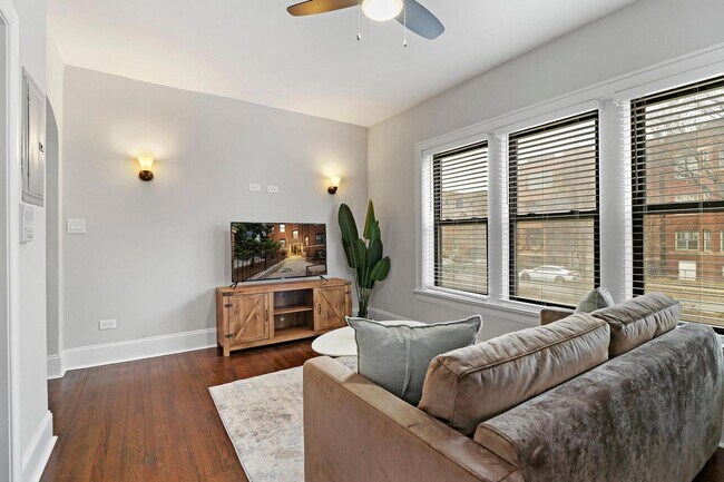 Foto del edificio - 4627 N Ashland Ave