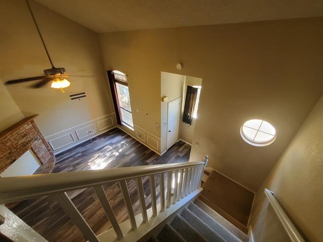 Building Photo - 918 Blue Jay Dr