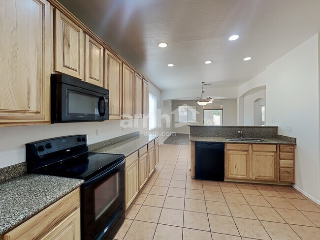 Building Photo - 6614 S 68th Ave