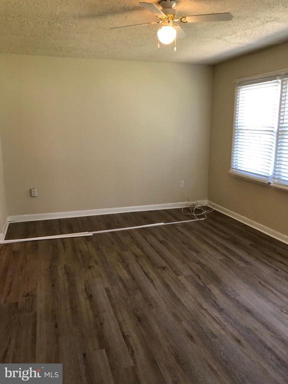 Foto del edificio - 104 Lark Ln