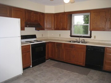 Fully Equipped Kit - 100 Meadow Ln