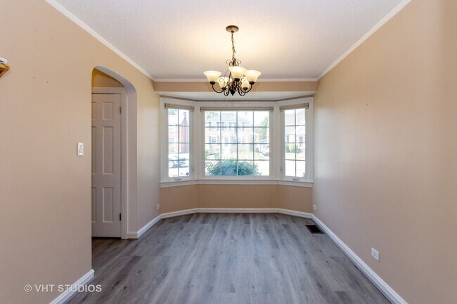 Foto del edificio - 5815 N Canfield Ave