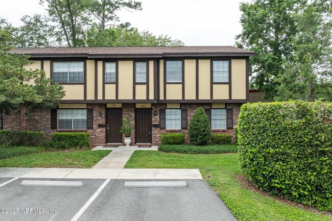 Foto del edificio - 4807 Evenlode Ln