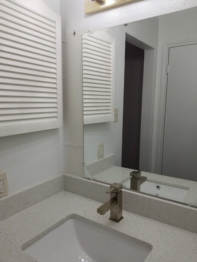 Foto del edificio - 12231 Ormandy St
