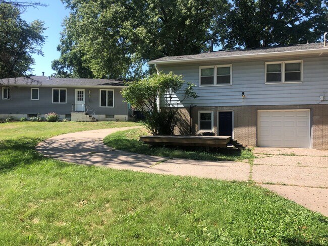 Building Photo - 2111 Judson Ct