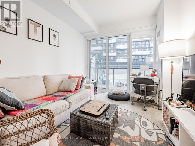 Photo du bâtiment - 480 Front St W