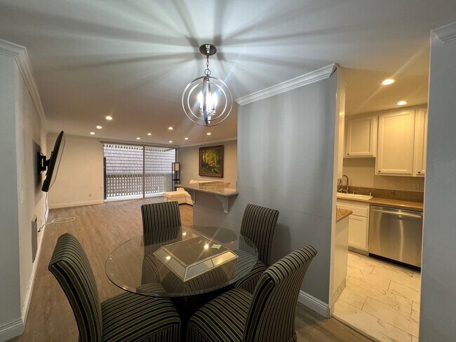 Foto del edificio - 6526 Ocean Crest Dr