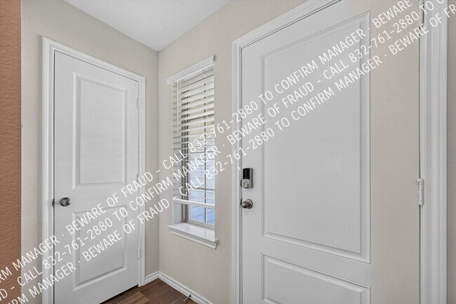 Foto del edificio - 6111 Shearwater Rd