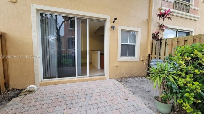 Foto del edificio - 4976 Leeward Ln