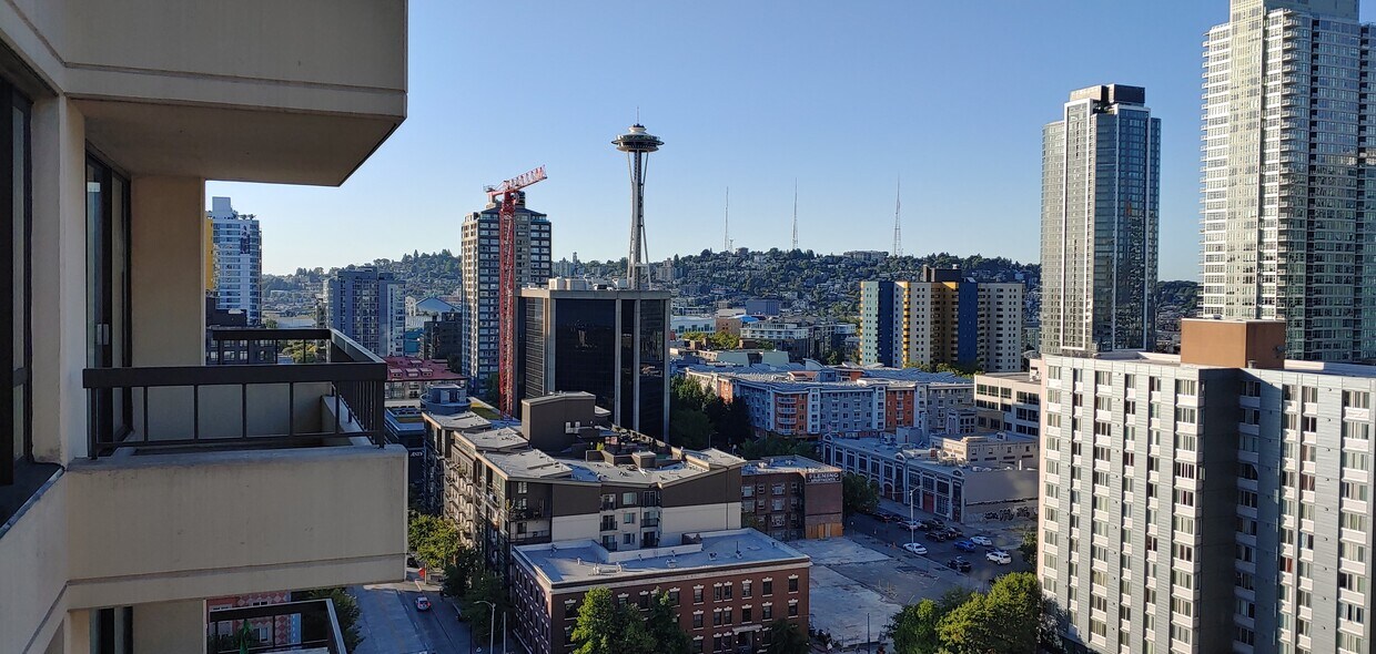 Great Views - 2201 3rd Ave