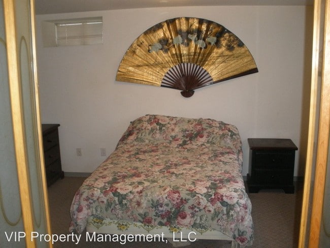 Building Photo - 420 Main St