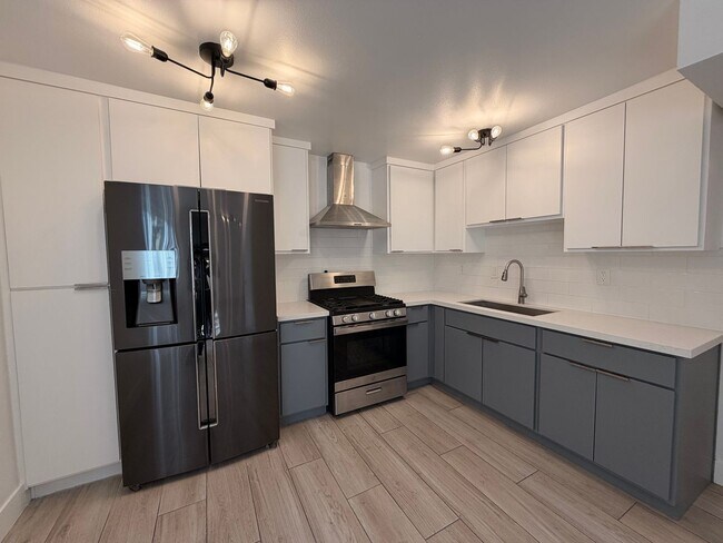 Building Photo - 8517 Cedros Ave