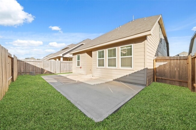 Foto del edificio - 13831 Andover Park Dr