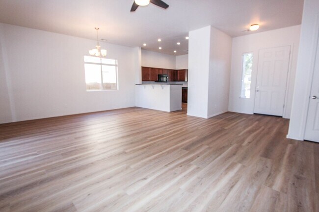 Building Photo - Three Bedroom Granville Home