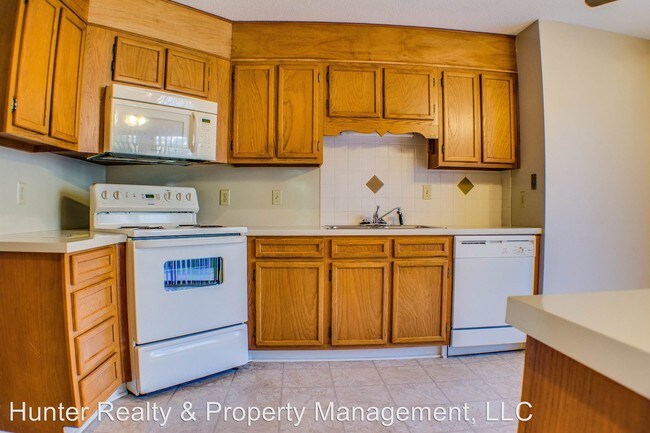 Building Photo - 5367 Heathcote Dr