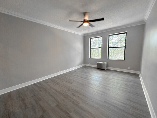 Foto del edificio - 6207 N Winthrop Ave