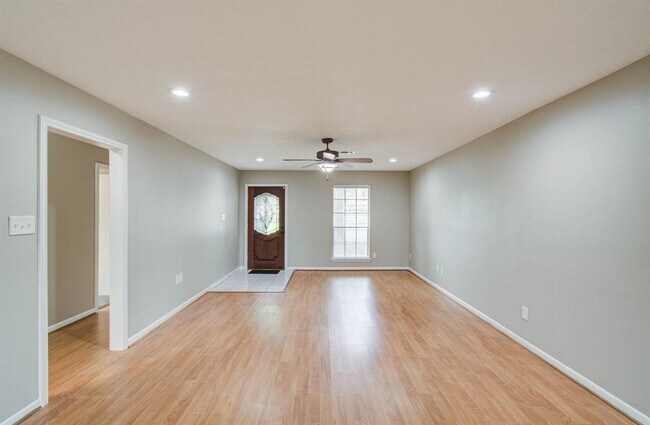 Foto del edificio - 5710 Verdome Ln
