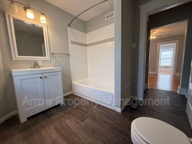 Building Photo - 1820 A St