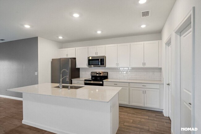 Foto del edificio - Spacious 5BR House in Fort Pierce, minutes...