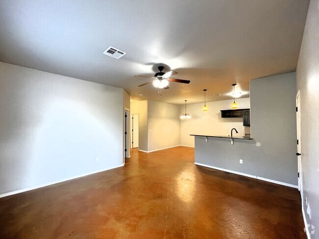 Building Photo - 1858 Cypress Ln