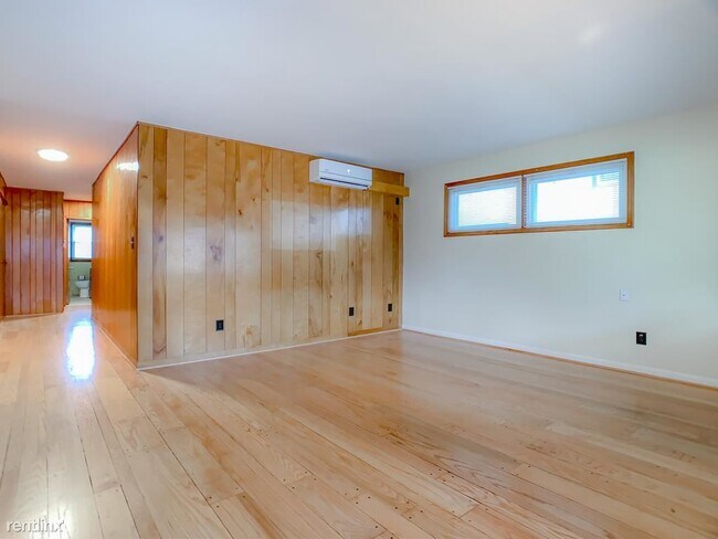 Foto del edificio - 5204 Leeds Ave
