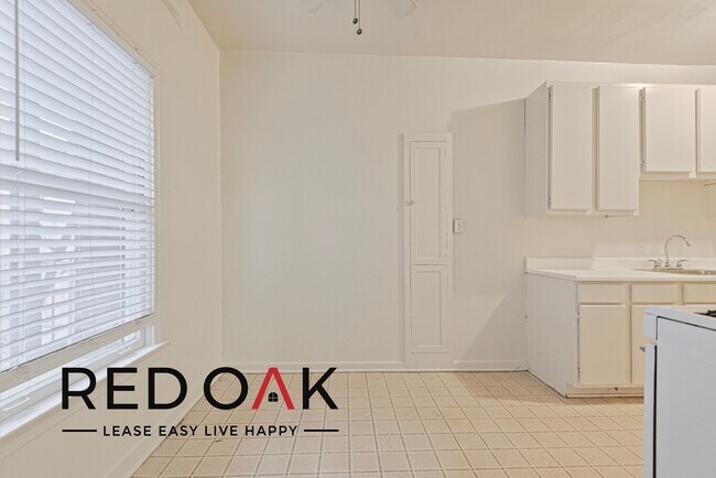 Foto del edificio - Charming and Cozy One Bedroom Featuring Lo...