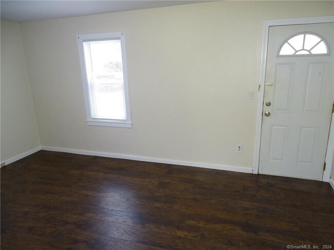 Building Photo - 62 Ridgeview Cir